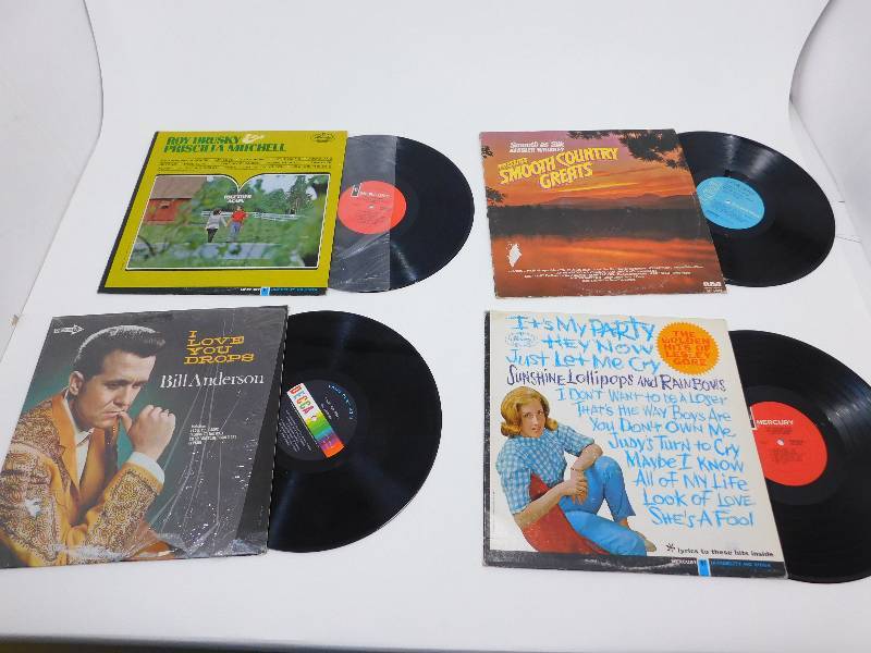 lot 6 image: 4 Albums