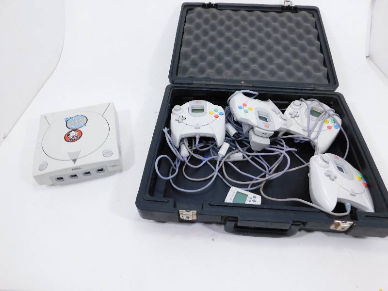 lot 42 image: Sega Dreamcast