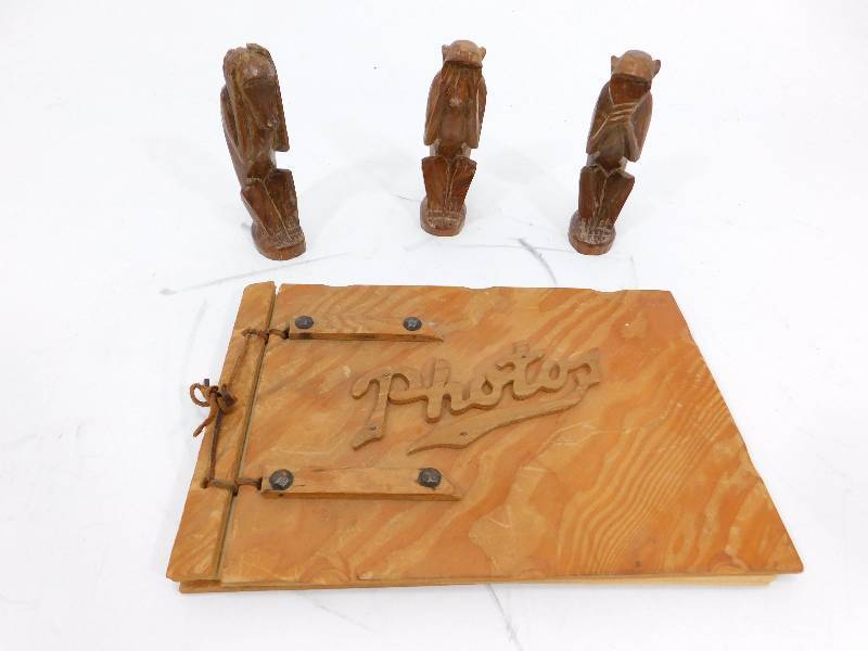 lot 46 image: Wooden Items