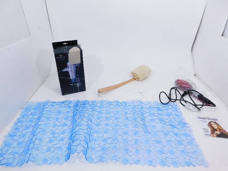 lot 63 image: Bathroom Items