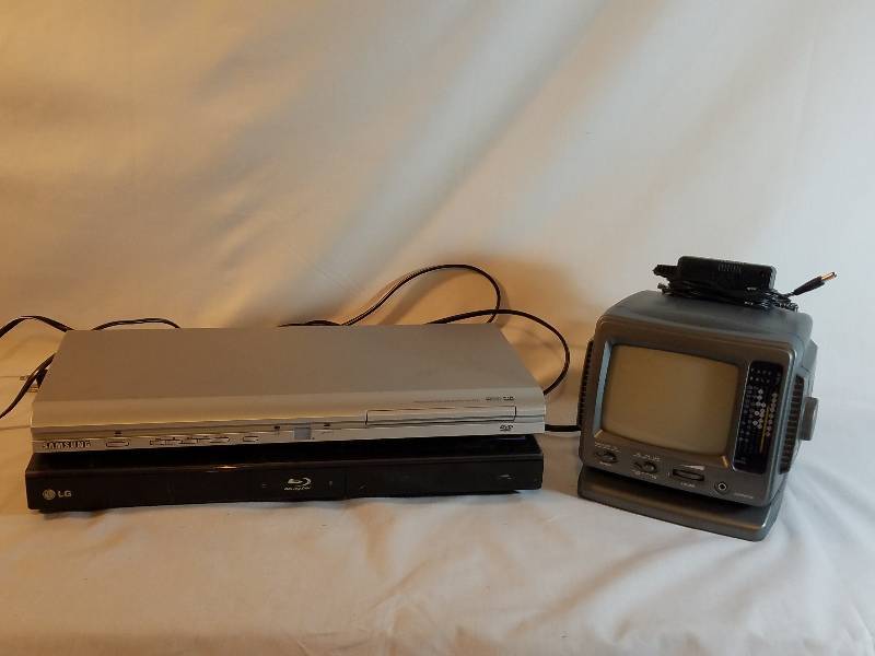 DVD PLAYERS AND TV  RADIO