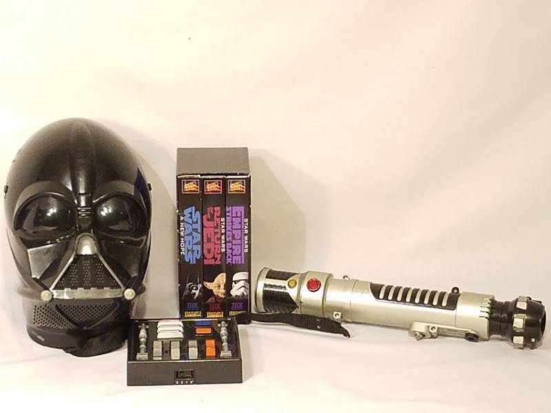 VINTAGE DARTH VADER MASK AND LIGHT SABER