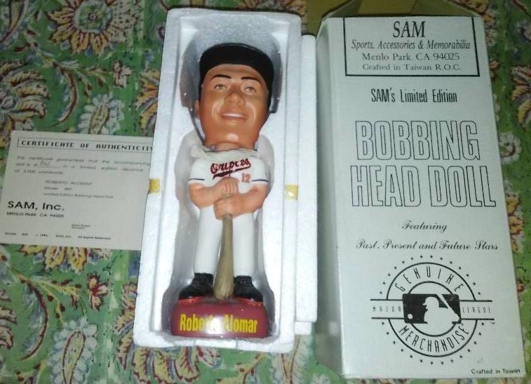 lot 4 image: Roberto Alomar, 862 of 3000, RARE  Bobbing Head Doll,