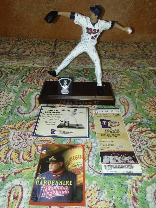 lot 16 image: Johan Santana MN Twins, Cy Young Figurine