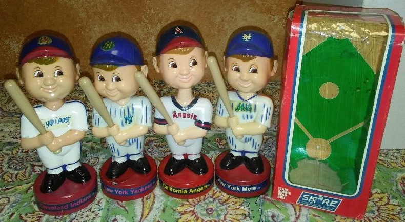lot 19 image: 1988 Plastic Team Bobbleheads by Skore,