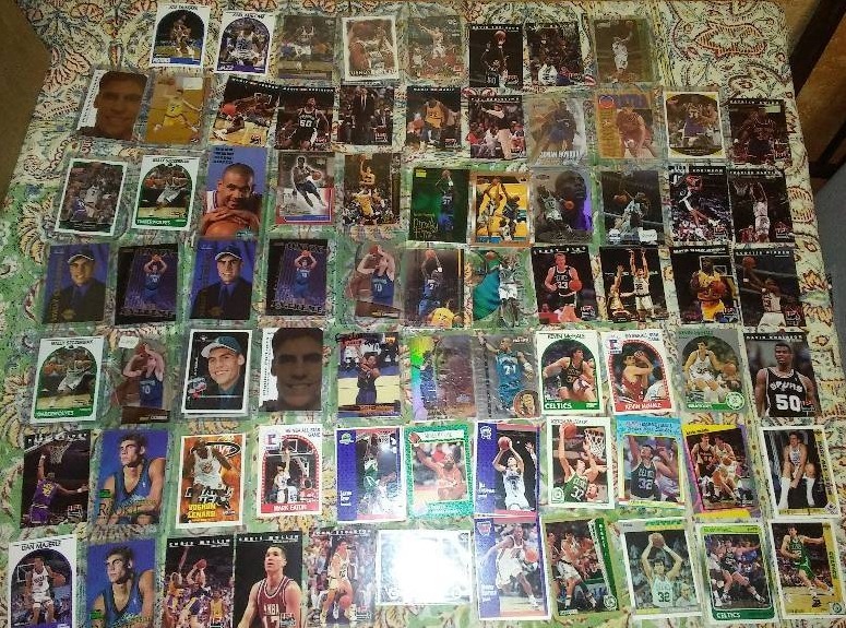lot 29 image: 74 NBA Cards, Garnett, McHale, Shaq,, Jordan, Pippen, Bird, Magic