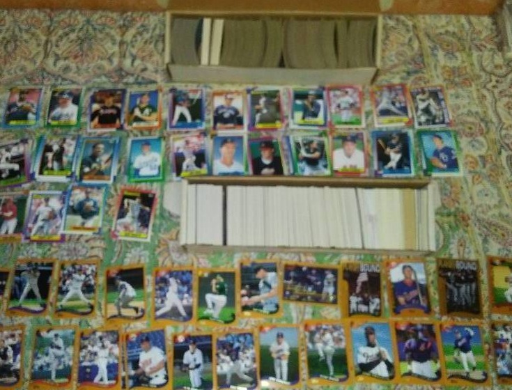 lot 35 image: 2002 Topps, 1990 Topps and more, 28 in. of cards