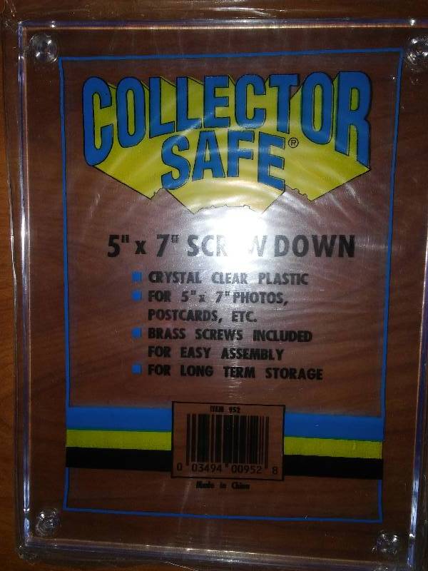 lot 49 image: 4 5in. x 7 in. Collector Safe Clear Lucite,