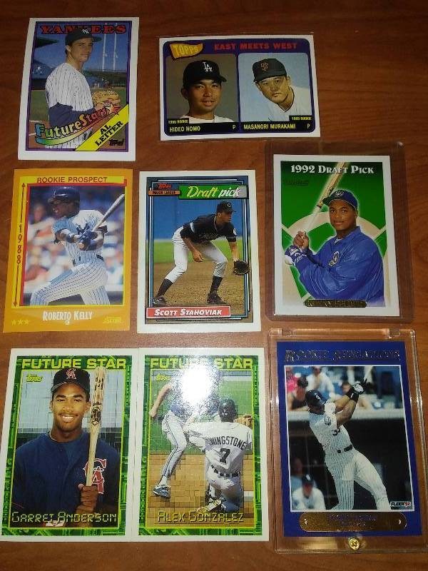 lot 90 image: 9 Rookie Cards.