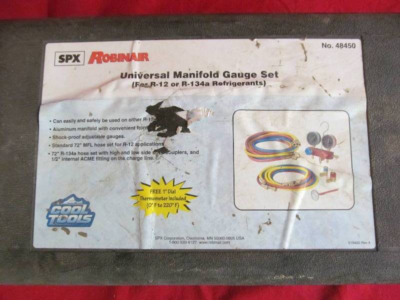 lot 6 image: SPX Robin air Universal Manifold Gauge set