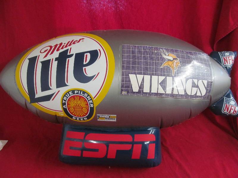 lot 53 image: Miller Lite Blimp