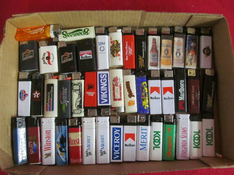 lot 64 image: collectors lighters