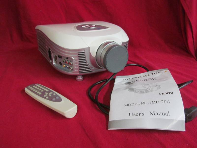 lot 115 image: Columbia Cinema HD Projector