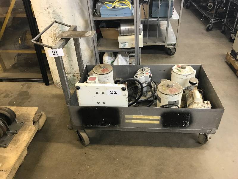 lot 21 image: METAL SHOP CART