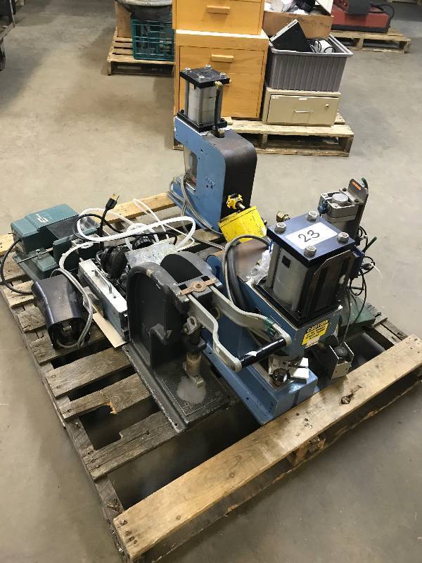lot 23 image: PALLET LOT OF PRESSES AND LABORATORY