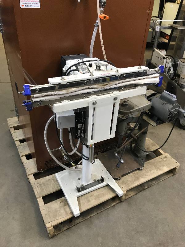 lot 27 image: HEAT SEALER