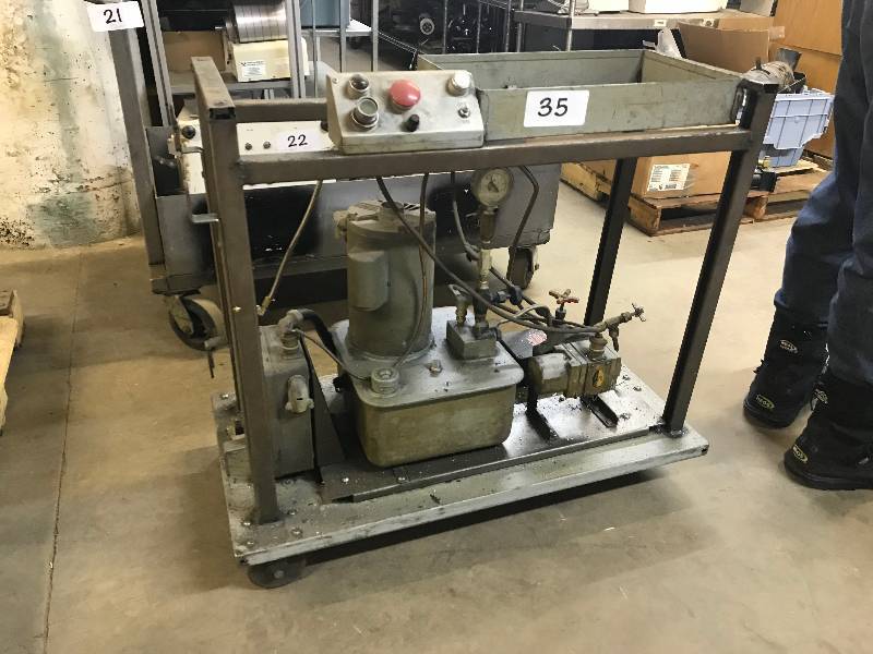 lot 35 image: 115V HYDRAULIC STATION