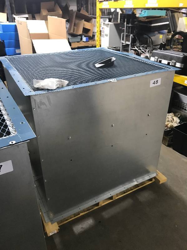 lot 48 image: LARGE CIRCULATING FAN