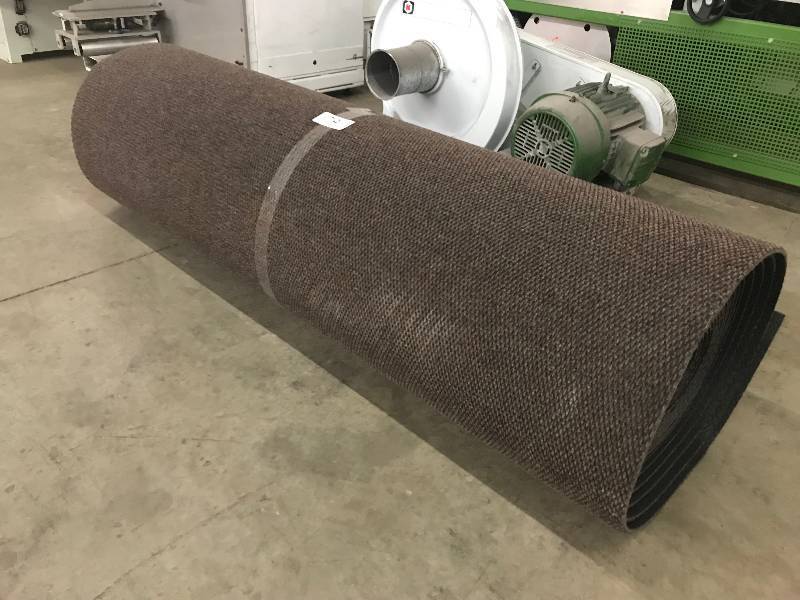 lot 79 image: LARGE ROLL OF COMMERCIAL CARPET