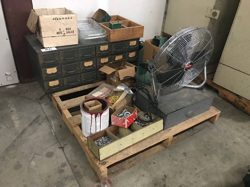 lot 86 image: PALLET LOT OF GARAGE & HARDWARE