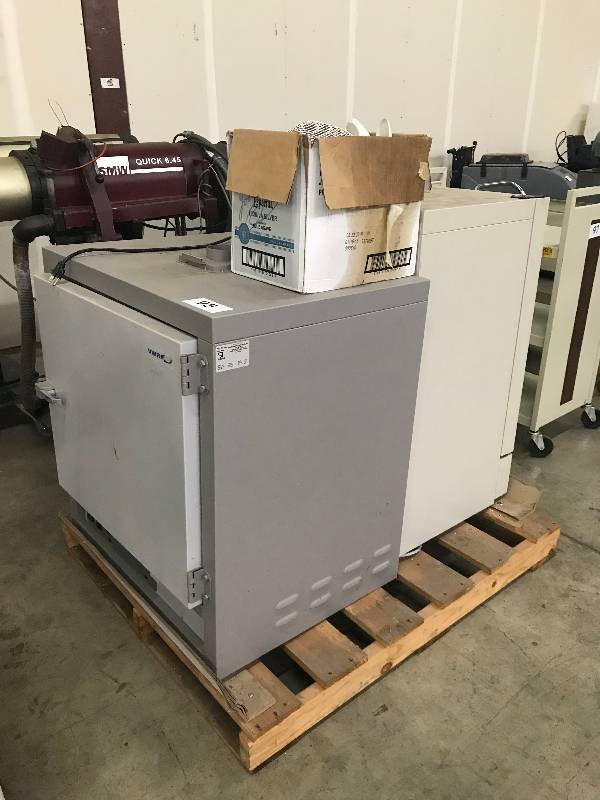 lot 95 image: LABORATORY OVENS