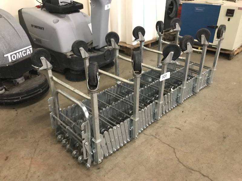 lot 101 image: FLEXIBLE SKATE WHEEL CONVEYOR