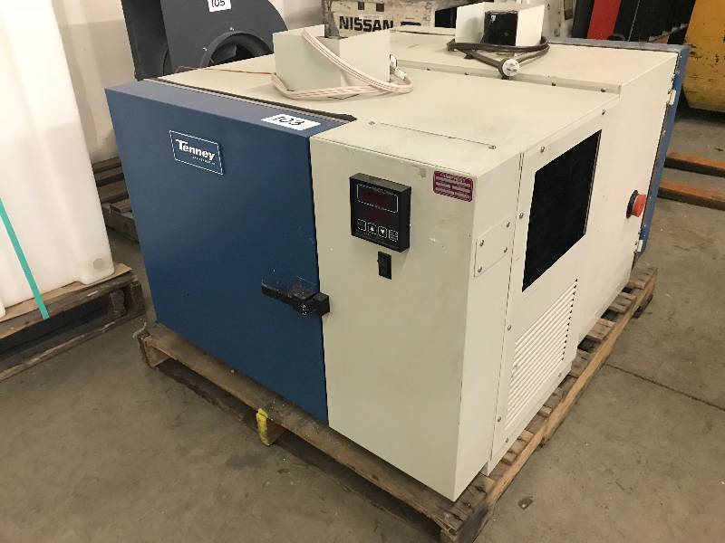 lot 103 image: REFRIGERATED LAB CHAMBER