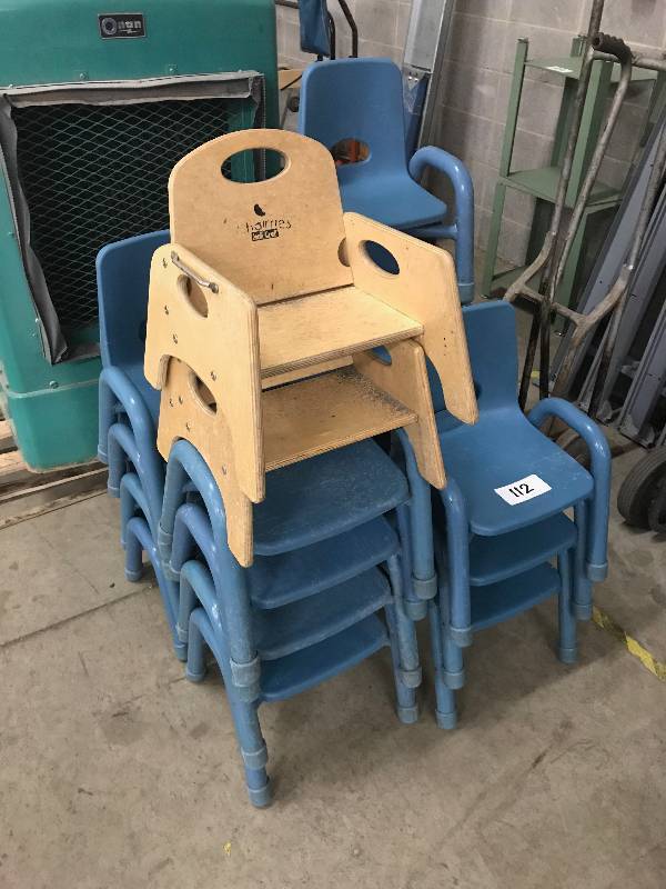 lot 112 image: LOT OF CHILDRENS CHAIRS