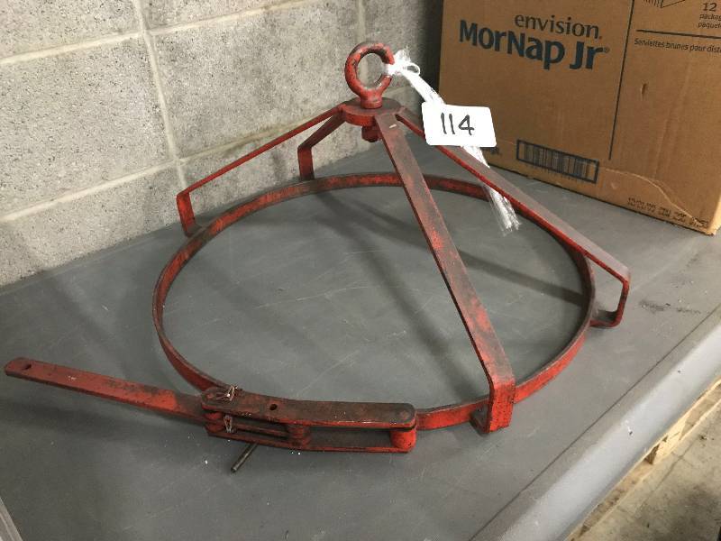 lot 114 image: BARREL CLAMP