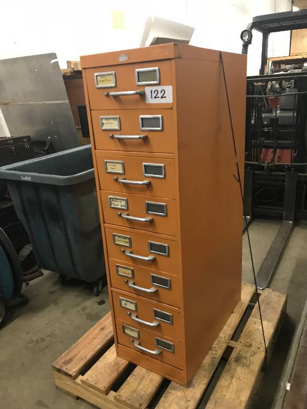 lot 122 image: TOOLING CABINET