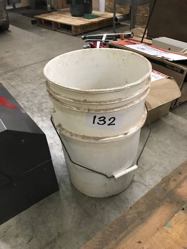 lot 132 image: BUCKET OF METAL BRACKETS