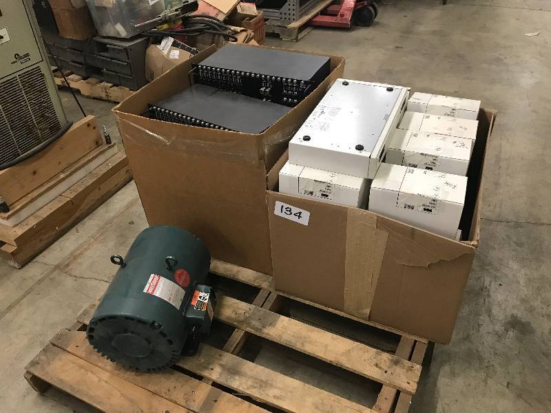 lot 134 image: PALLET LOT OF MISC. ELECTRICAL