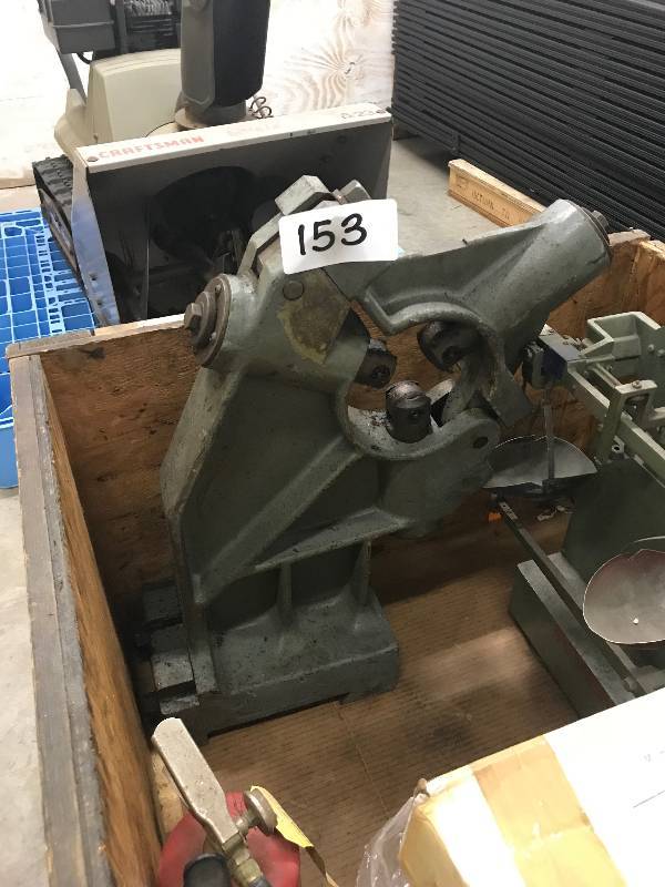 lot 153 image: LARGE LATHE RUNOUT HOLDER