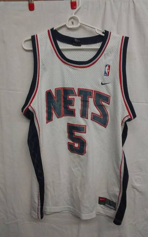 lot 30 image: #5 N.J. Nets Kidd Nike Size L Jersey