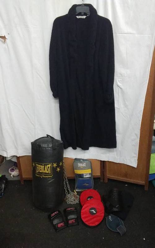 lot 45 image: Everlast Punching Bag, Assorted UFC Training Gloves & Robe