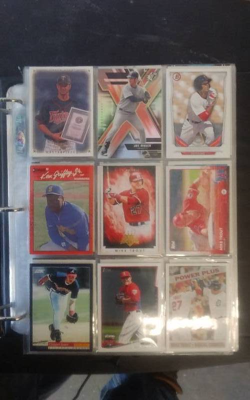 lot 49 image: 450 Baseball Cards Stars & Rookies Only- Excellent Condition