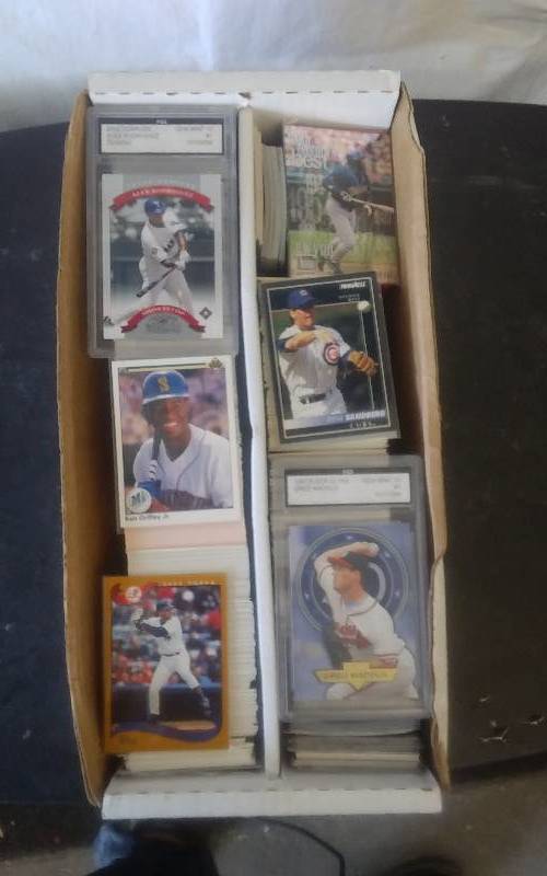 lot 50 image: 1500 Baseball Cards Some Stars & Rookies-Excellent Cond.