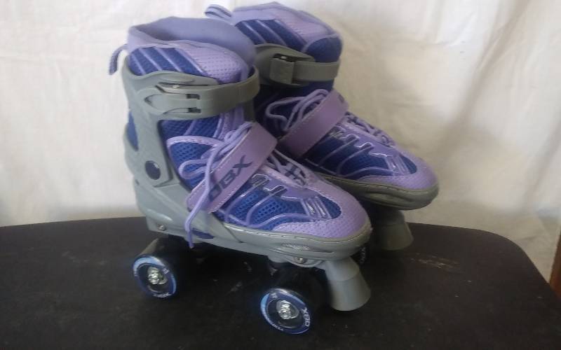 lot 65 image: DBX Performance Adjustable Size Girls Roller Skates Size (1-4 Like New)