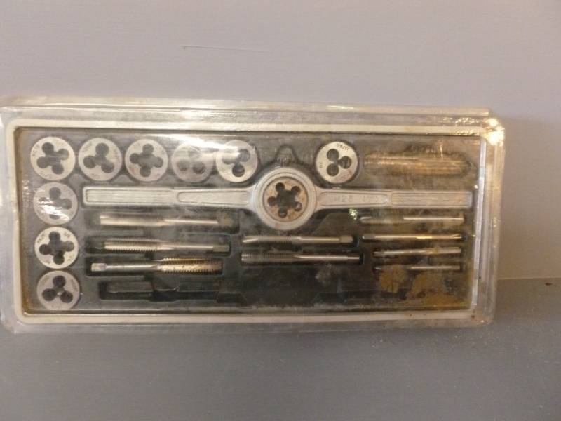 Tap And Die Set
