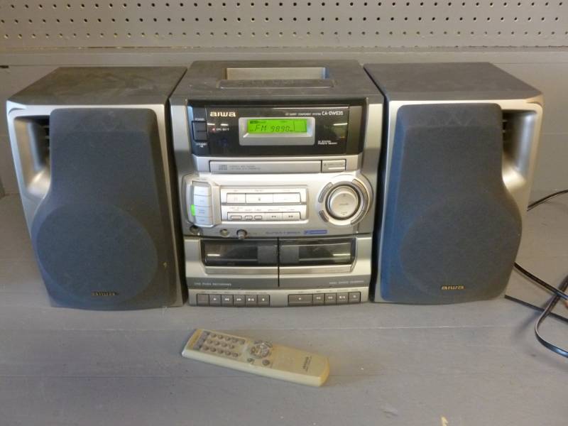 Shelf Radio
