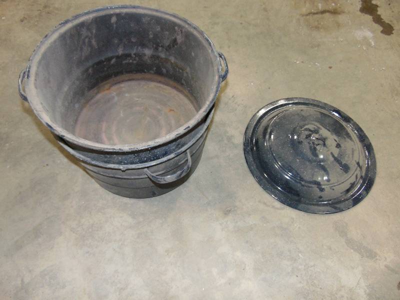 Large Cooking Pot