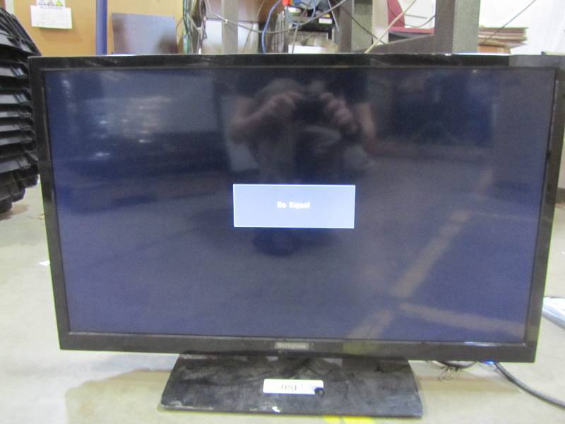 lot 11 image: Westinghouse 32 Class 720P 60Hz DLED HDTV - BLACK (WD32HT1360)