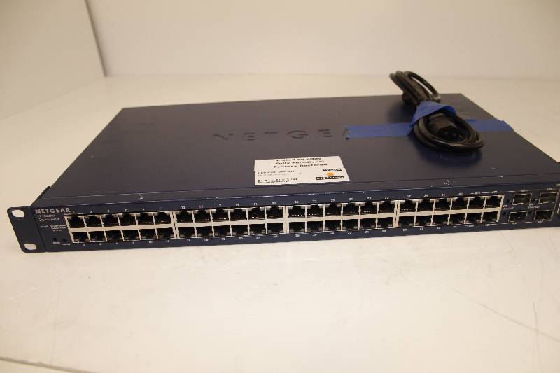 lot 32 image: NetGear GSM7248 Gigabit switch