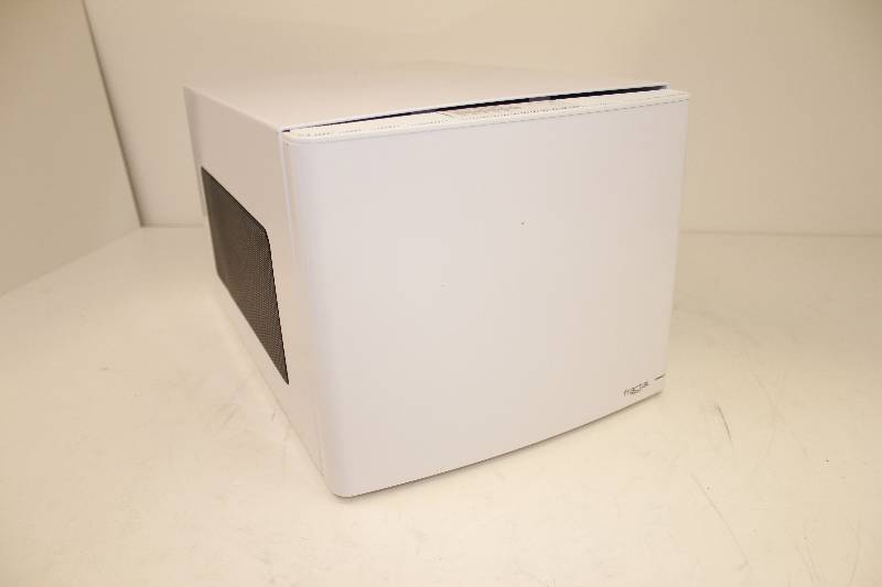lot 33 image: Computer case