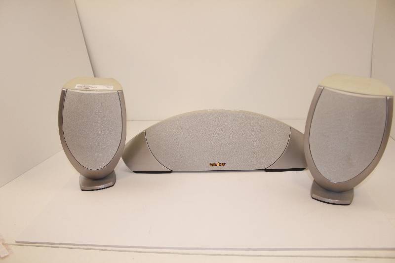 lot 35 image: Infinity speakers 3 piece set great sounding