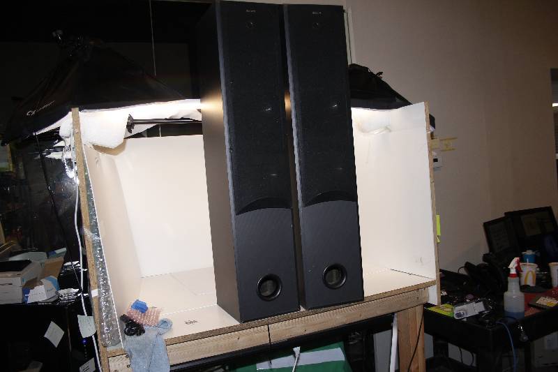 lot 46 image: set of Sony Speakers very nice tall slender sound great and load