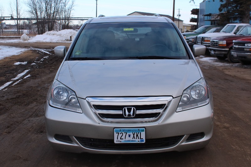 2005 Honda Odyssey EX-L - Very Well Equipped. -