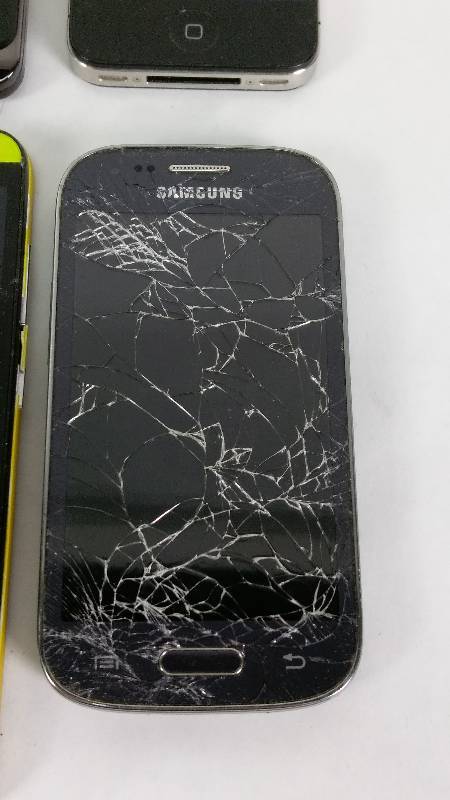 FOR PARTS AS-IS Lot of Phones and Camera