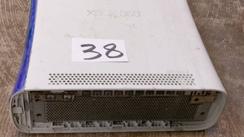 FOR PARTS AS-IS Xbox 360 1st Gen White&nbsp