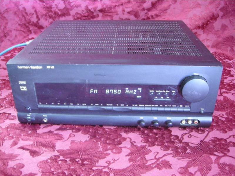 lot 3 image: Harman Kardon AVR500 Receiver Amplifier Home Theater